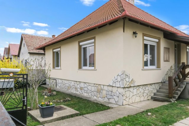 Eladó családi ház, Érden 88.9 M Ft, 3 szobás