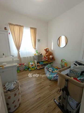 Eladó családi ház, Ercsiben 54.9 M Ft, 3 szobás