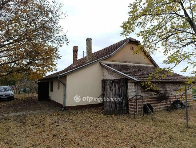 Eladó mezogazdasagi ingatlan, Forráskúton 35 M Ft, 3 szobás