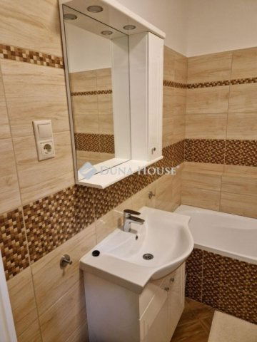 Eladó téglalakás, Budapesten, IV. kerületben 98.9 M Ft, 2 szobás