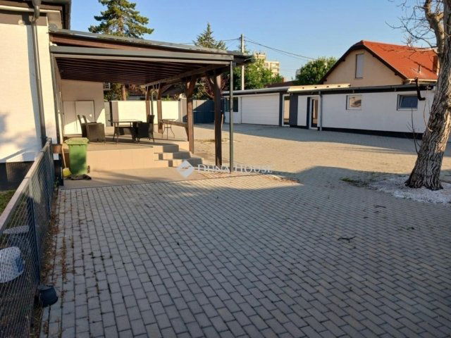 Eladó családi ház, Budapesten, XVII. kerületben 220 M Ft