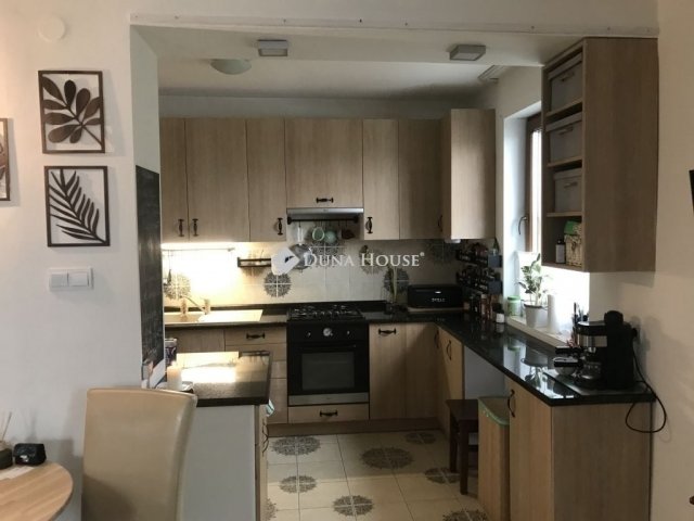 Eladó családi ház, Mohán 92.9 M Ft, 5 szobás