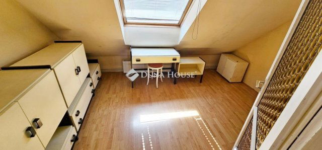 Eladó családi ház, Szombathelyen 69 M Ft, 7 szobás