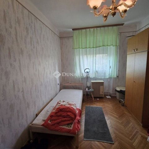 Eladó téglalakás, Kecskeméten 35.9 M Ft, 3 szobás