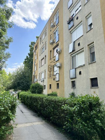 Eladó téglalakás, Szolnokon 21.9 M Ft, 2 szobás