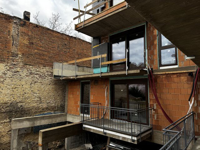 Eladó téglalakás, Pécsett, Perczel Miklós utcában 179.932 M Ft