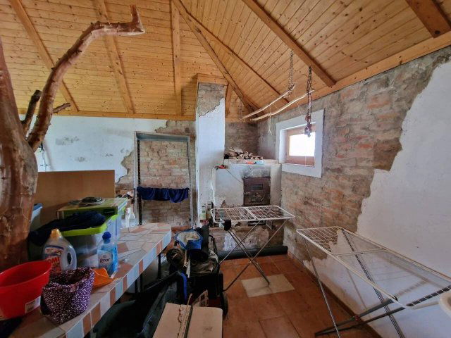 Eladó családi ház, Miháldon 33.909 M Ft, 7 szobás