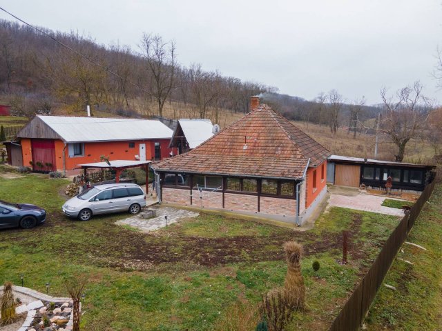 Eladó családi ház, Kisecseten 32.9 M Ft, 2 szobás
