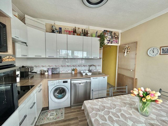 Eladó téglalakás, Nyíregyházán 49.99 M Ft, 2+2 szobás