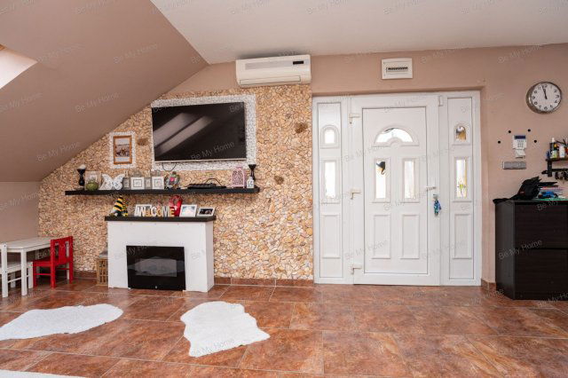 Eladó családi ház, Nagykovácsiban 235 M Ft, 7+1 szobás