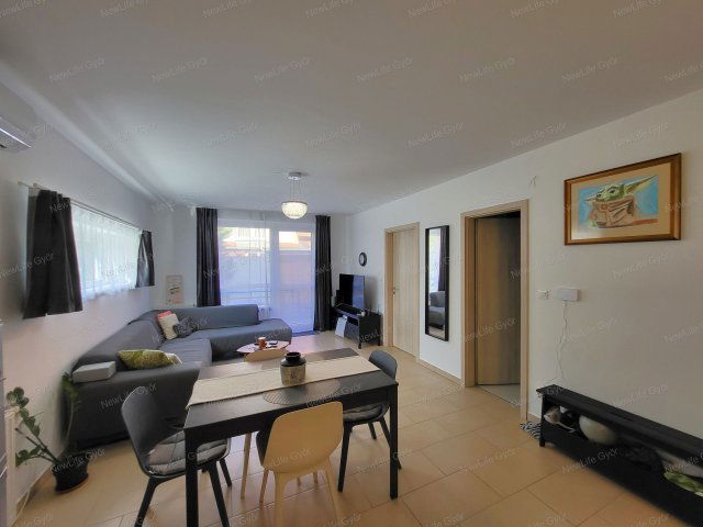 Eladó téglalakás, Győrött 81.5 M Ft, 3 szobás