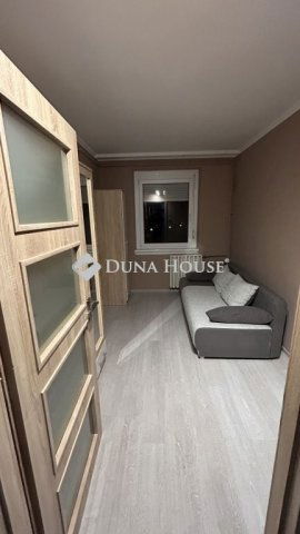 Eladó panellakás, Balatonalmádiban 79.9 M Ft, 4 szobás