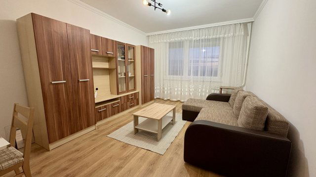 Kiadó panellakás, albérlet, Debrecenben 200 E Ft / hó, 3 szobás