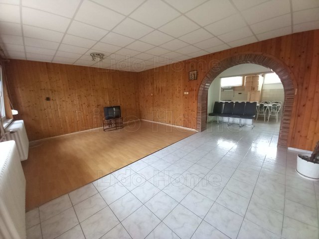 Eladó családi ház, Banán 81.9 M Ft, 5 szobás