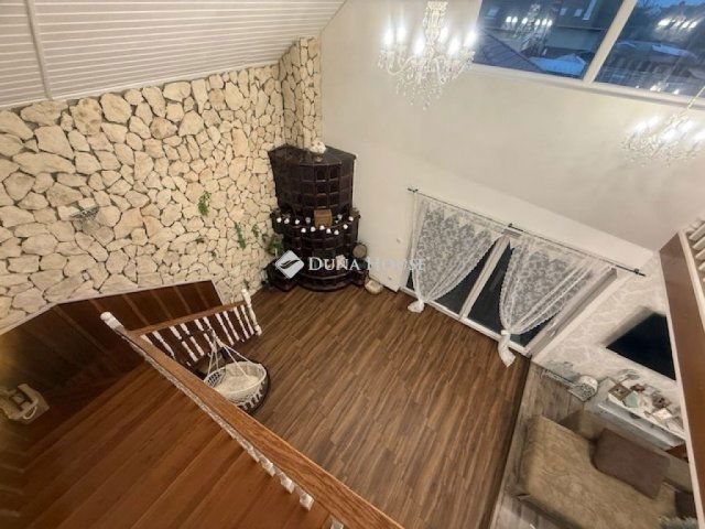 Eladó családi ház, Vecsésen 137.9 M Ft, 4 szobás