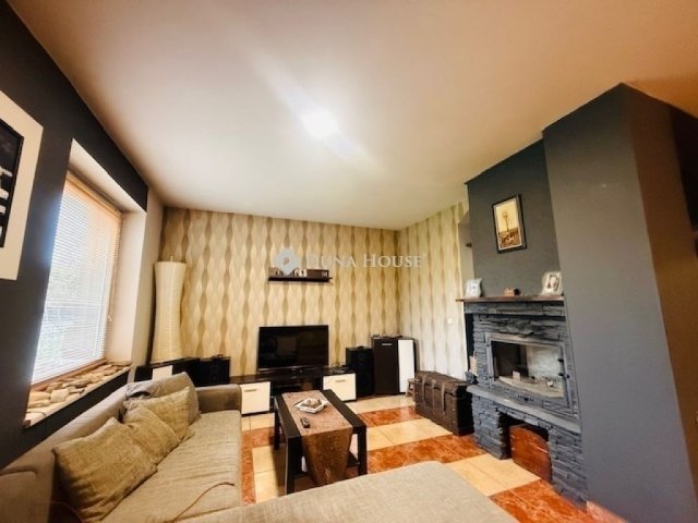 Eladó családi ház, Vecsésen 94.9 M Ft, 4 szobás