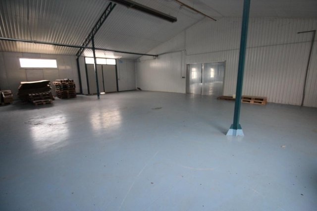 Eladó ipari ingatlan, Dánszentmiklóson 290 M Ft