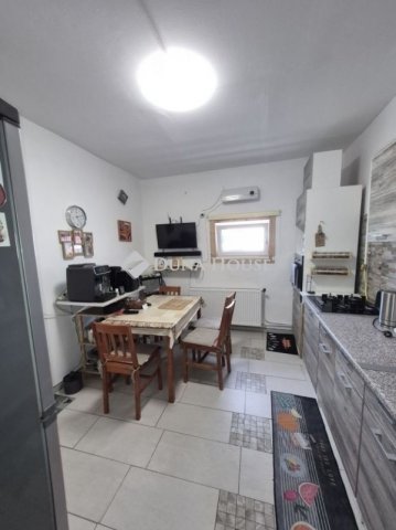 Eladó téglalakás, Pécsett 50.99 M Ft, 2 szobás