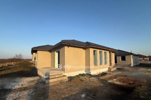 Eladó családi ház, Miskolcon 89.9 M Ft, 4 szobás