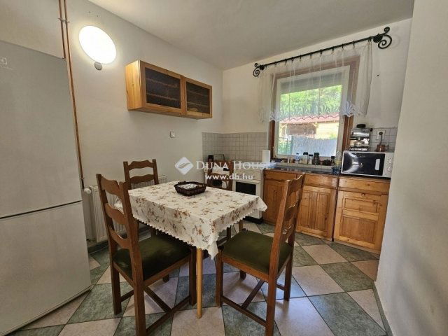 Eladó családi ház, Orfűn 134 M Ft, 6 szobás