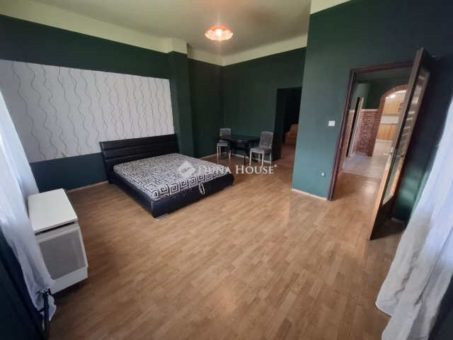 Eladó családi ház, Kiskunfélegyházán 26.5 M Ft, 2 szobás