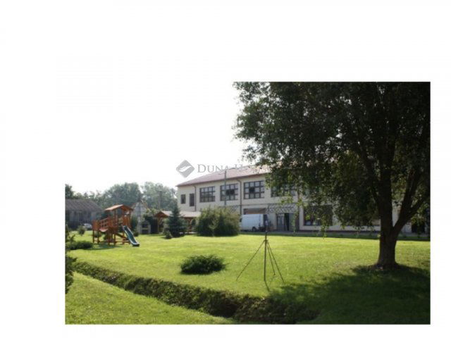 Eladó ipari ingatlan, Kiskunfélegyházán 582 M Ft