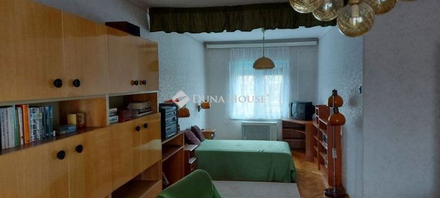 Eladó téglalakás, Gyöngyösön 41.8 M Ft, 2 szobás