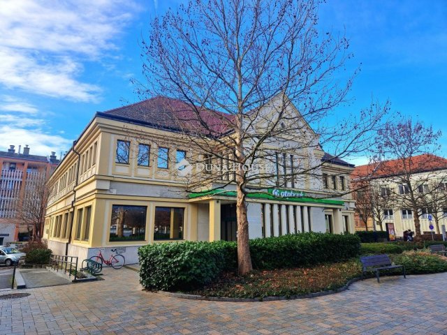 Kiadó iroda, Keszthelyen, Kossuth Lajos utcában 3610 E Ft / hó