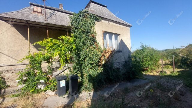 Eladó családi ház, Környén 53.9 M Ft, 2 szobás