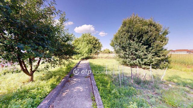 Eladó családi ház, Tiszaújvárosban 32.5 M Ft, 2 szobás