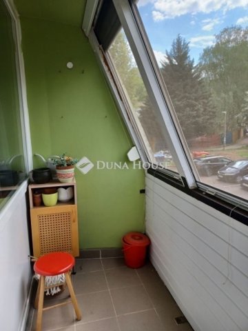 Eladó panellakás, Pécsett 57.3 M Ft, 3 szobás
