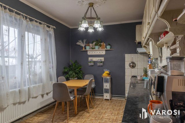 Eladó családi ház, Gyulán 27.9 M Ft, 3 szobás