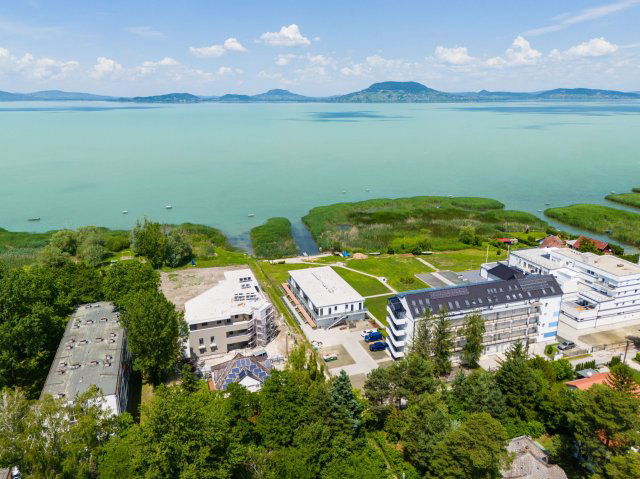 Eladó téglalakás, Balatonfenyvesen 56.2 M Ft, 2 szobás