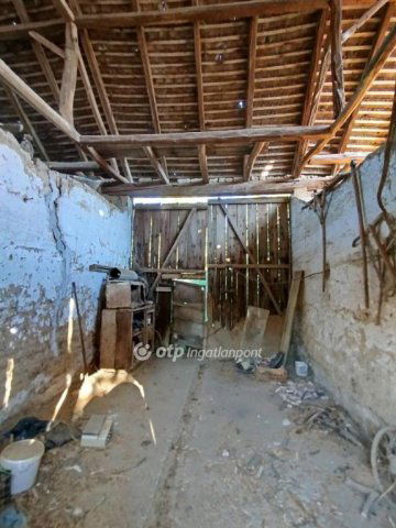 Eladó családi ház, Lippón 3.9 M Ft, 2 szobás