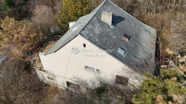 Eladó családi ház, Pécsett 84.9 M Ft, 5 szobás