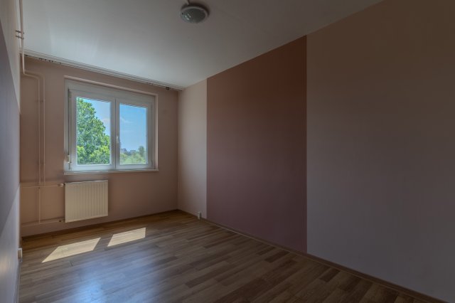 Eladó téglalakás, Baján 32 M Ft, 2 szobás