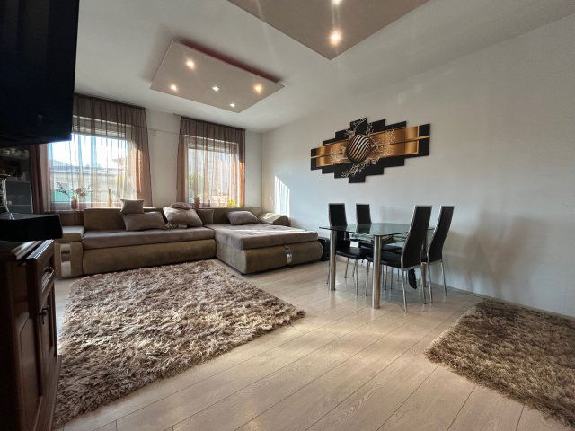 Eladó ikerház, Debrecenben, Sándor utcában 129 M Ft, 4 szobás