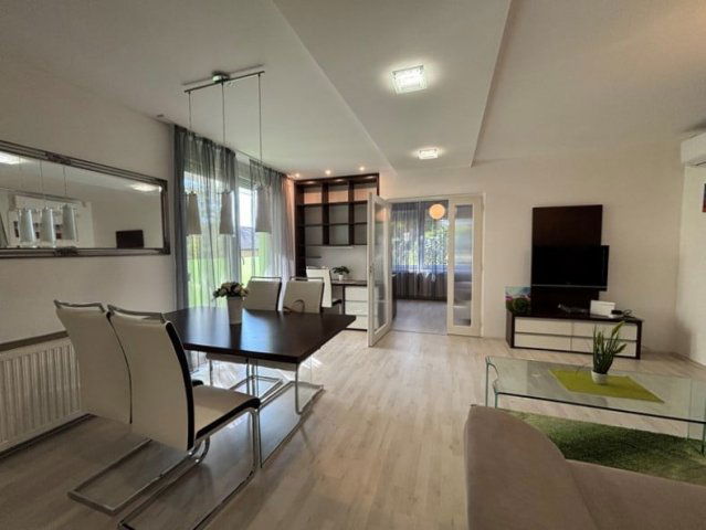 Kiadó téglalakás, albérlet, Pécsett 220 E Ft / hó, 2 szobás