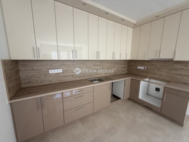 Eladó ikerház, Szigetszentmártonban 74.9 M Ft, 4 szobás