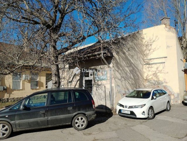 Eladó ipari ingatlan, Budapesten, IV. kerületben 45 M Ft