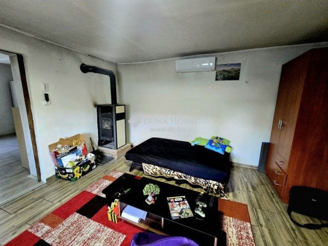 Eladó családi ház, Királyegyházán 15.5 M Ft, 2 szobás