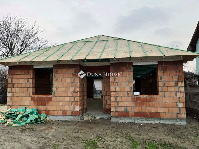 Eladó családi ház, Szigetszentmiklóson 145 M Ft, 5 szobás