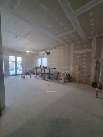 Eladó családi ház, Pápán 57 M Ft, 4 szobás