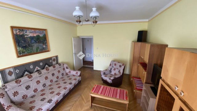 Eladó téglalakás, Pécsett 39.9 M Ft, 2 szobás