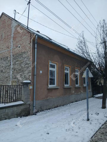 Eladó családi ház, Sárváron 53 M Ft, 2 szobás