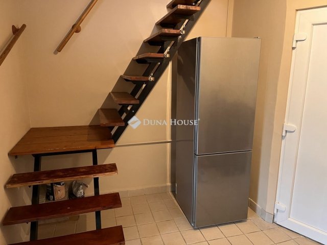 Eladó téglalakás, Szegeden 54 M Ft, 3 szobás