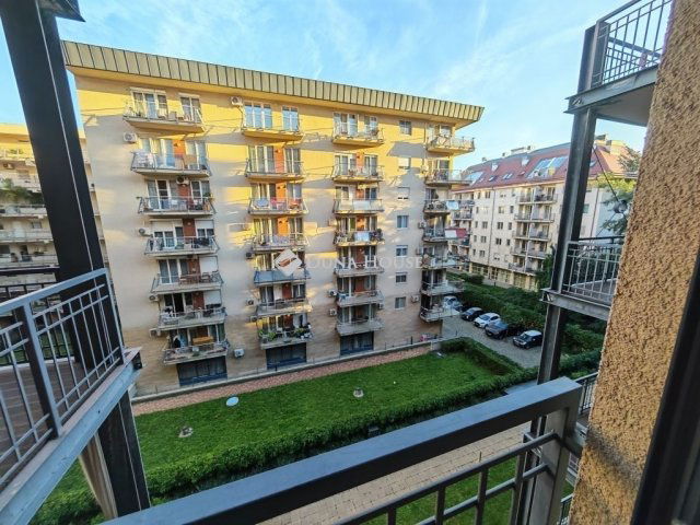 Eladó téglalakás, Budapesten, IX. kerületben 145 M Ft, 1 szobás