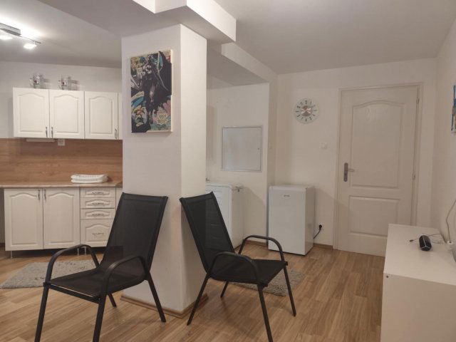 Eladó téglalakás, Keszthelyen 27.9 M Ft, 2 szobás