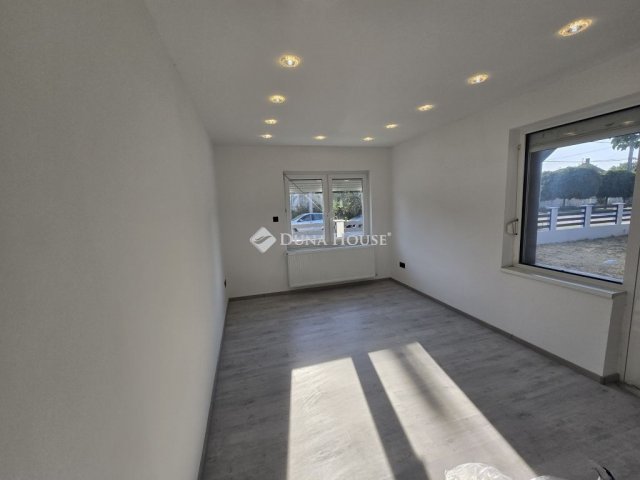 Eladó családi ház, Ságváron 95 M Ft, 4 szobás