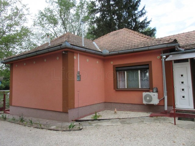 Eladó családi ház, Karádon 44 M Ft, 3 szobás